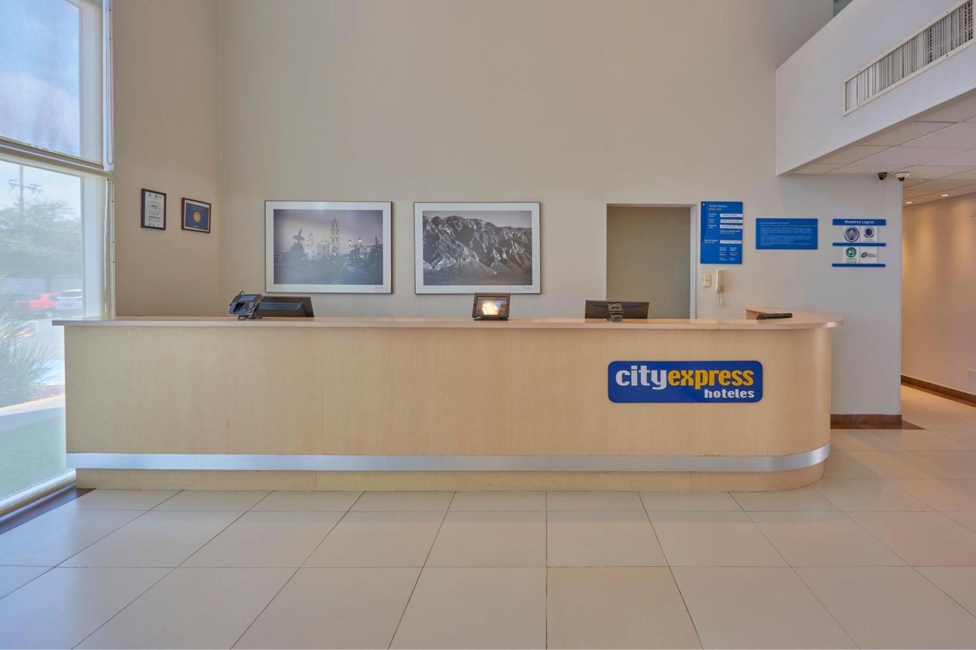 City Express By Marriott Saltillo Sur Exterior foto