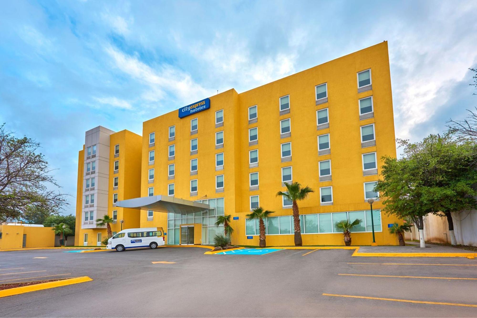 City Express By Marriott Saltillo Sur Exterior foto
