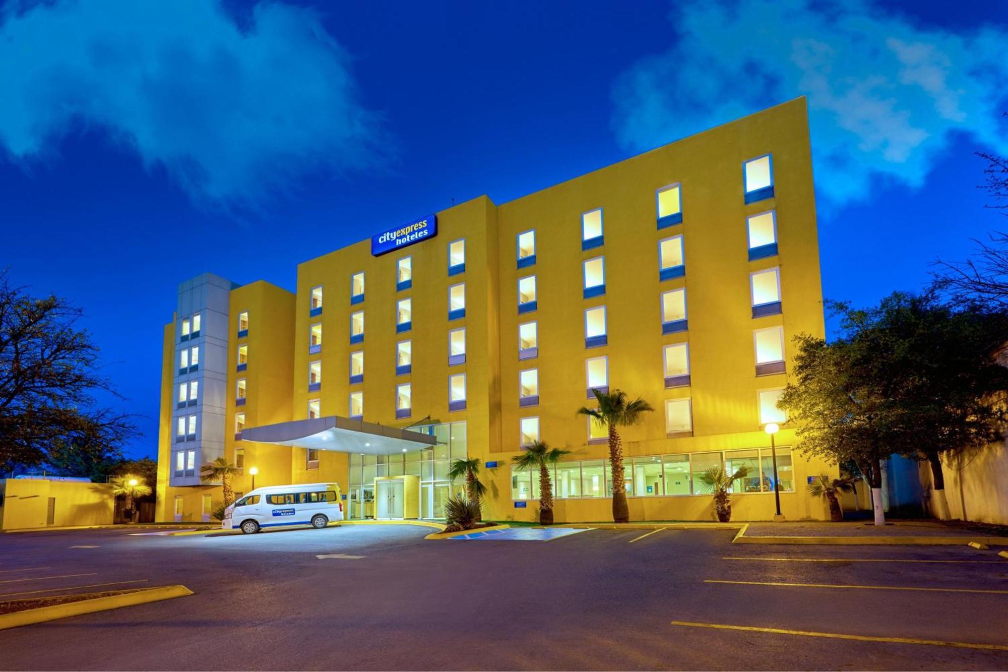 City Express By Marriott Saltillo Sur Exterior foto